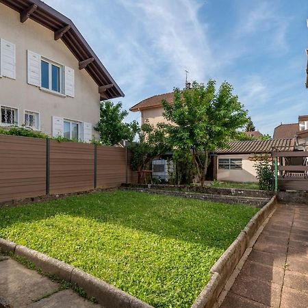Ideal Gelegenes Stadthaus mit 3 Schlafzimmern Parkplatz und Garten Annecy Exterior foto
