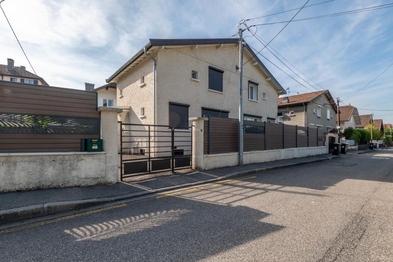 Ideal Gelegenes Stadthaus mit 3 Schlafzimmern Parkplatz und Garten Annecy Exterior foto