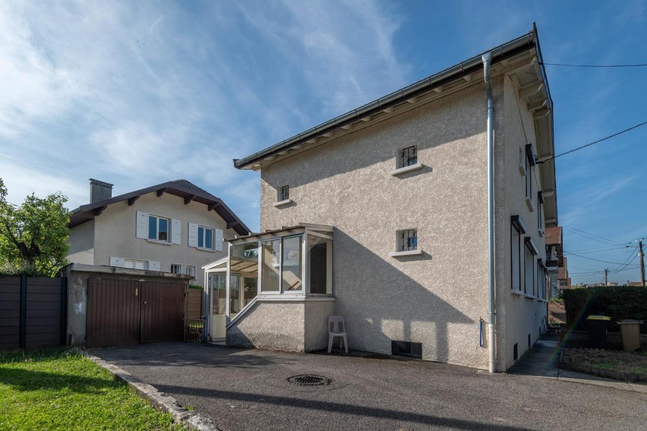Ideal Gelegenes Stadthaus mit 3 Schlafzimmern Parkplatz und Garten Annecy Exterior foto